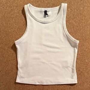 H&M Women's White Ribbed Tank Top - Sleeveless Crop Size Medium EUC